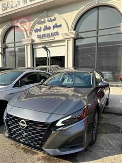 نيسان ألتيما